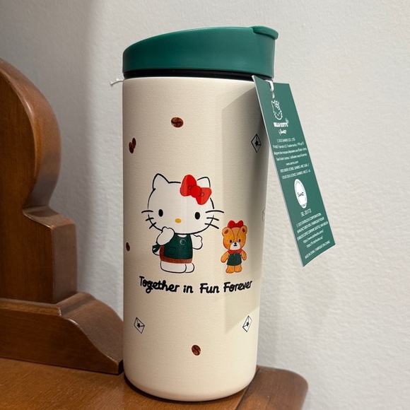 Starbucks 2025 Holiday X Hello Kitty Collection cups - Picture 3 of 5